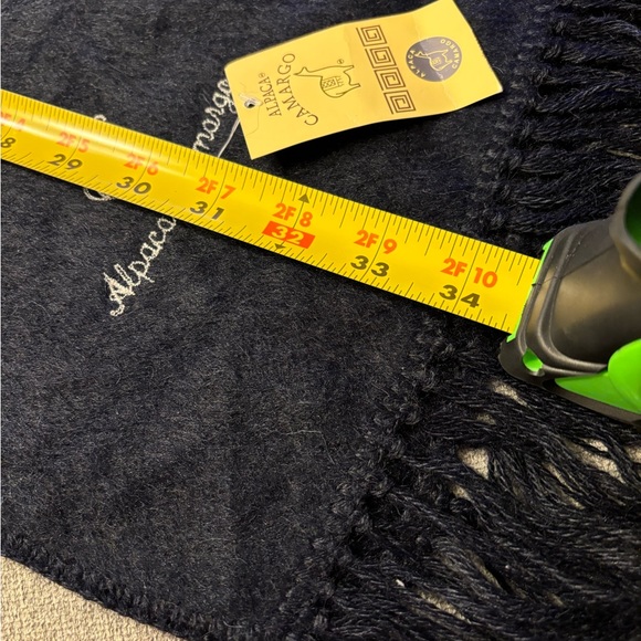 NWT - Alpaca Camargo Scarf - Picture 4 of 4